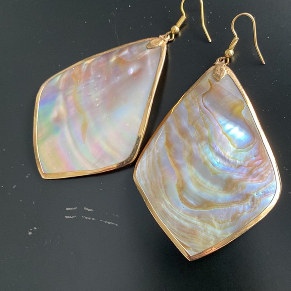 Earrings. Mother of pearl-ish. - Picture 3 of 3